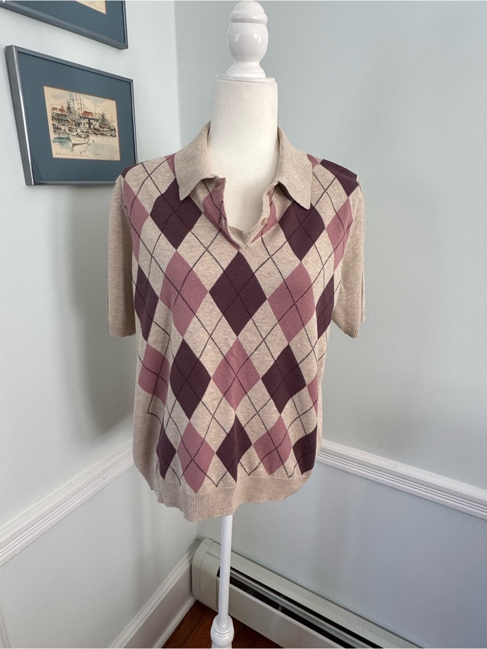Beige and Mauve Argyle Short-Sleeve Sweater with Polo Collar